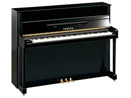 Dit is een afbeelding van een piano.